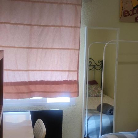 Habitacion Individual En Apartamento Centrico مدريد الغرفة الصورة